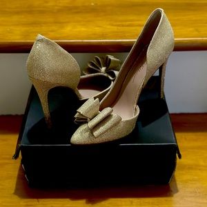 Betsey Johnson Dorsay Bow pump - great wedding shoe!